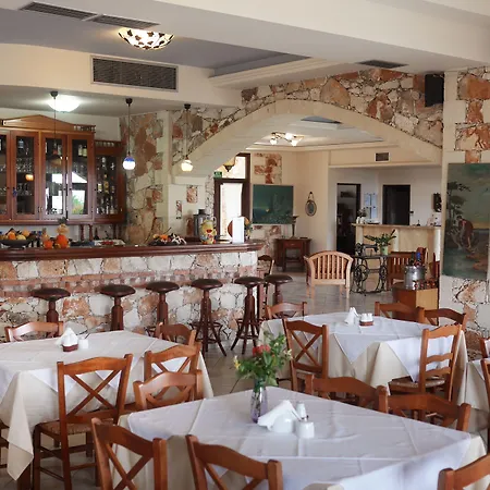 阿雷廷公寓酒店 3* 干尼亞