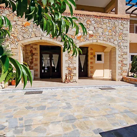 阿雷廷公寓酒店 3* 干尼亞