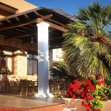 Lägenhetshotell Areti 3*