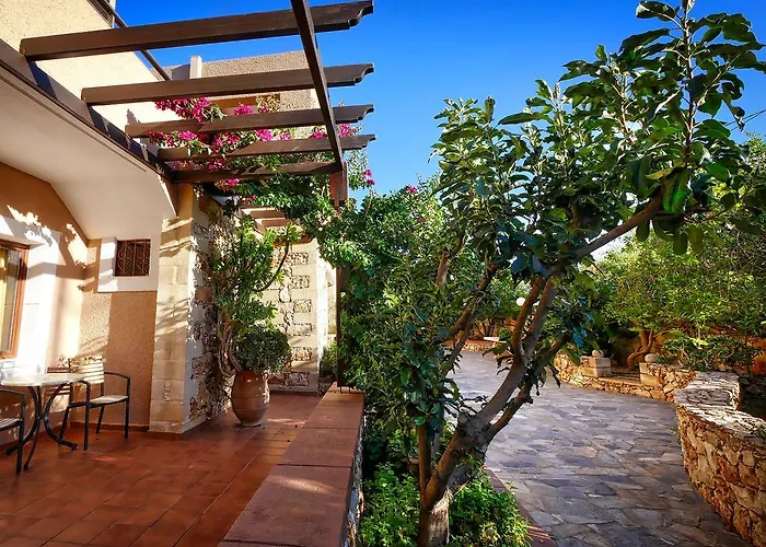 Areti מלון דירות חאניה